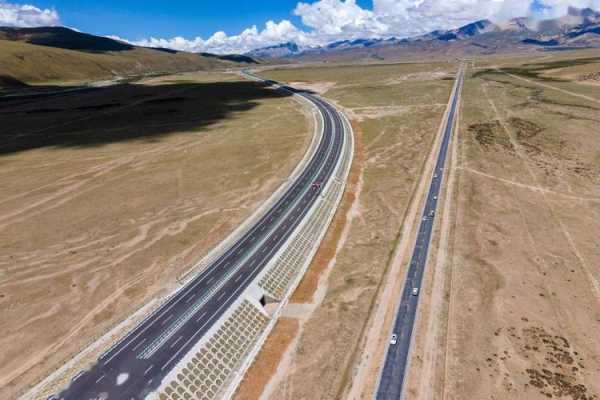 西藏高速路宣传语录简短（西藏一条绝美高速公路将全线通车）